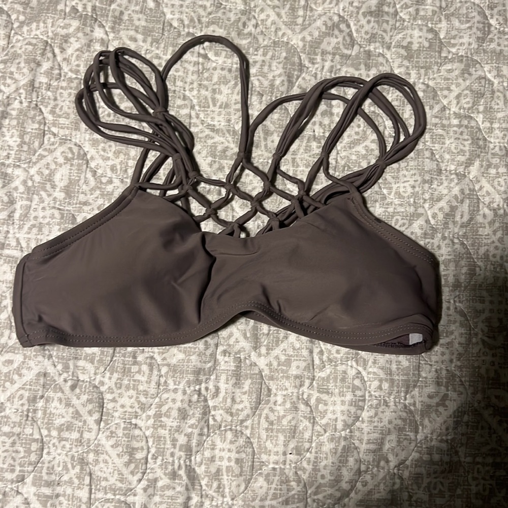 Bikini - Picture 3 of 3